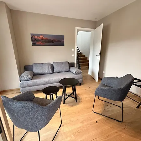 Haus Anuk Mit Bergblick